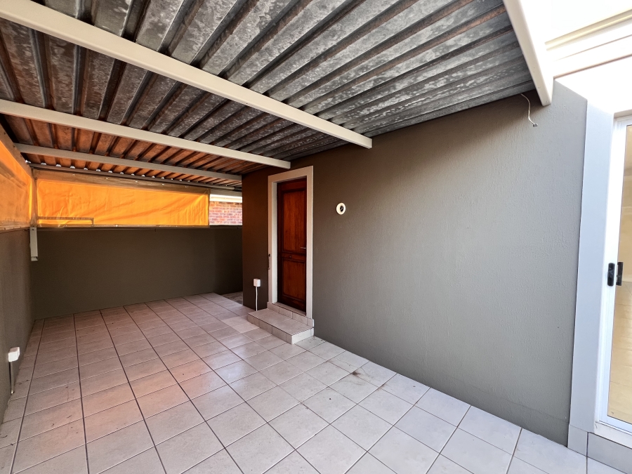 5 Bedroom Property for Sale in Noorsekloof Eastern Cape